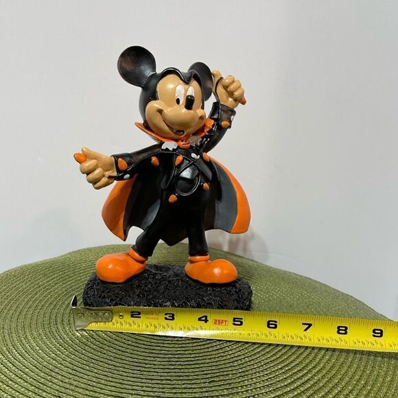 Disney Mickey Mouse Dracula Halloween Figure NWT - Picture 11 of 11